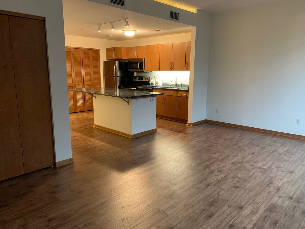 Building 6 Apartments - Photo 4 of 35
