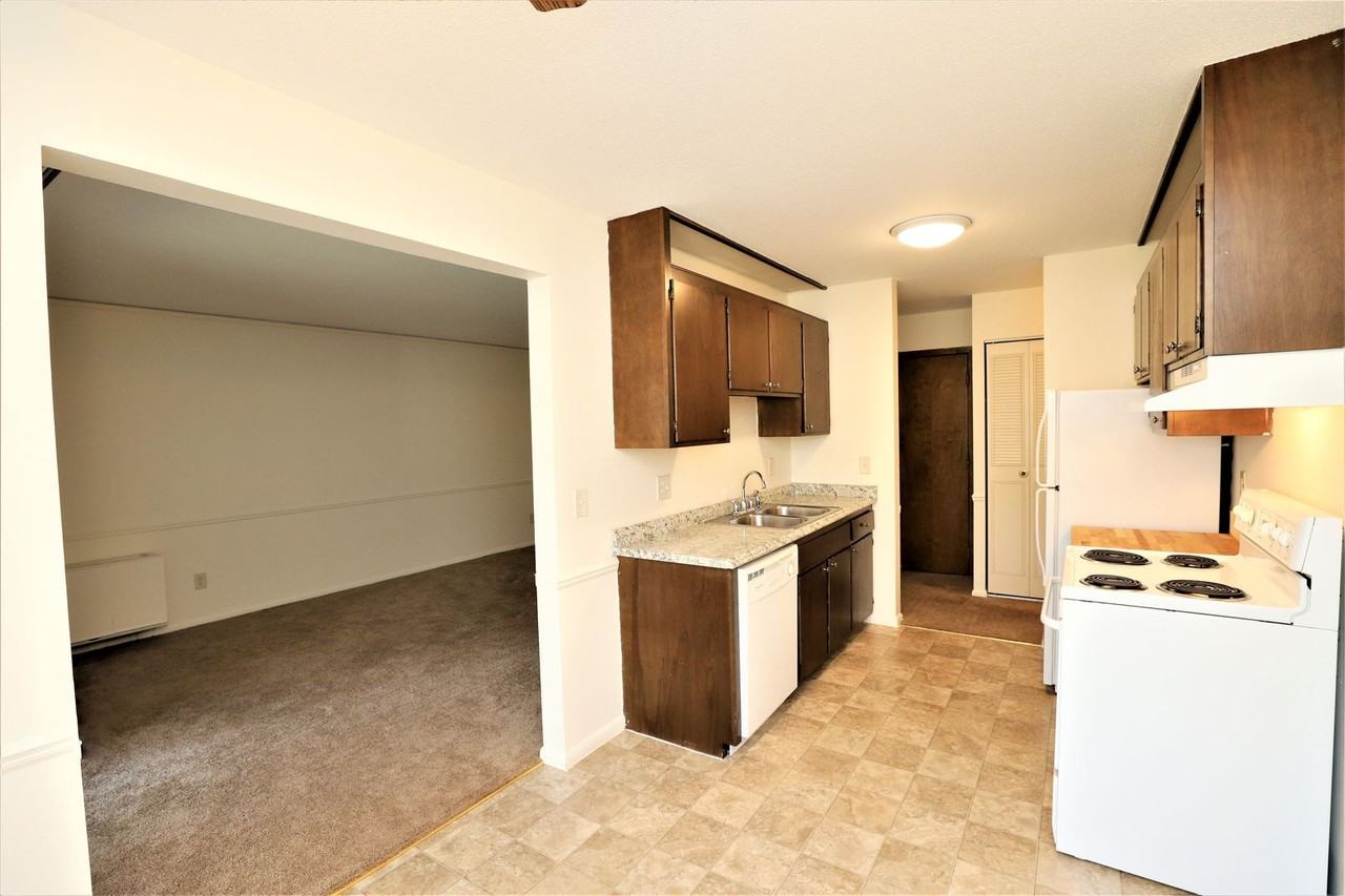 Woodland Apartments - Photo 7 of 26