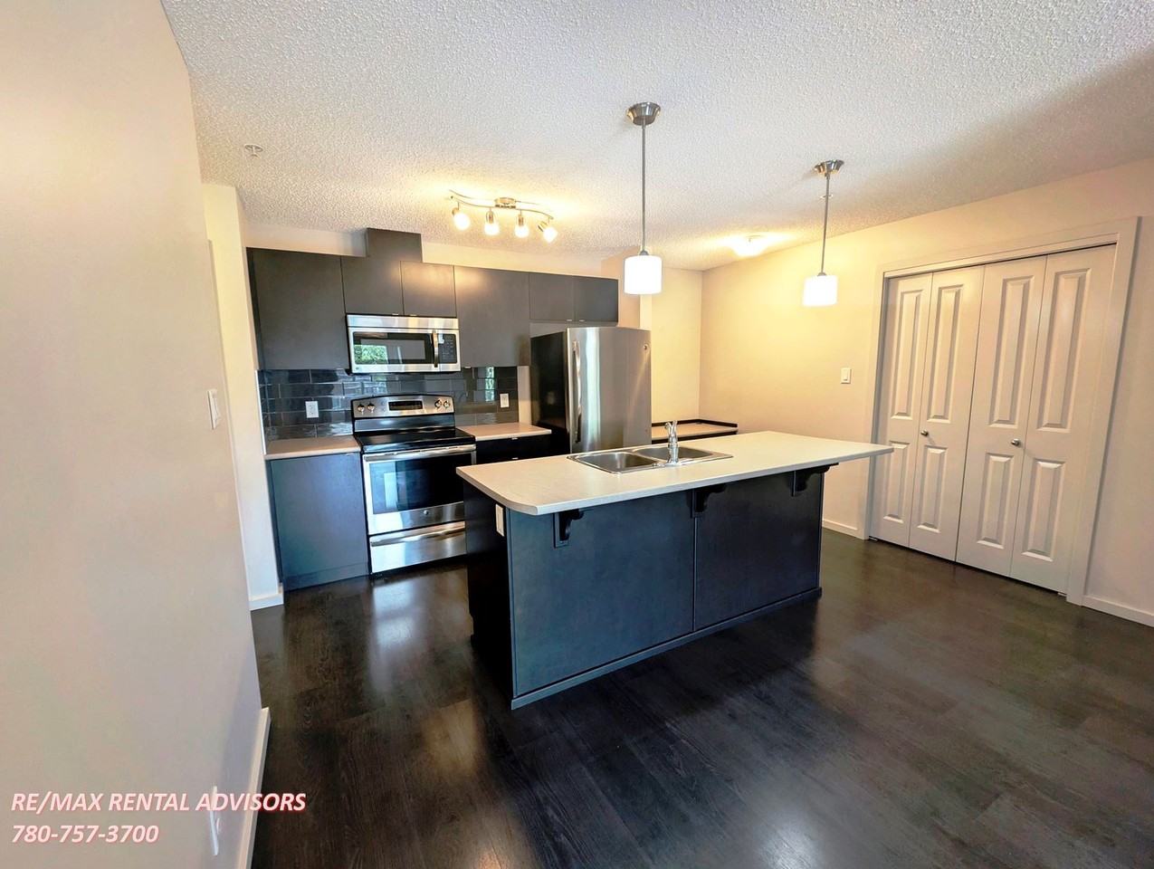 348 Windermere Rd Nw - Photo 2 of 20