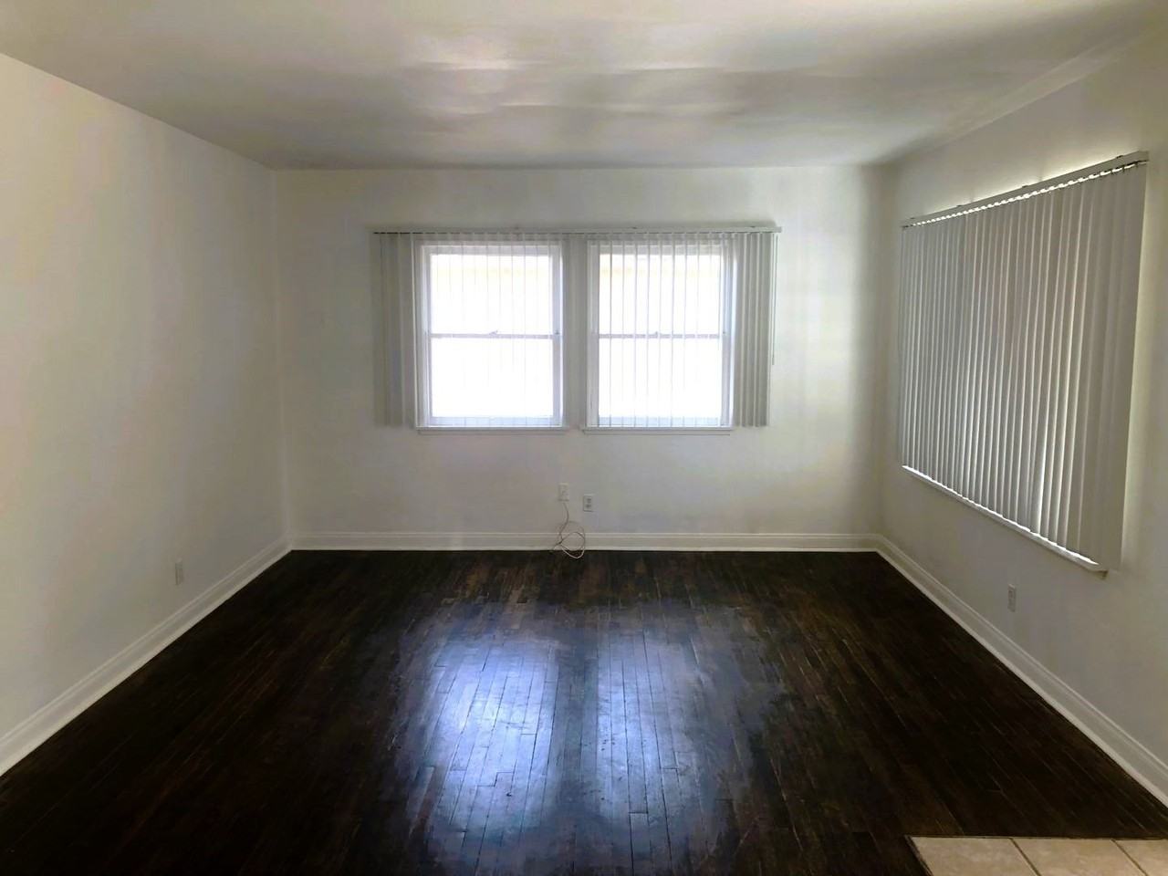 2110 Carrere St - Photo 3 of 6