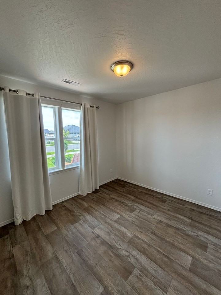 3624 N Britton Rd - Photo 7 of 40