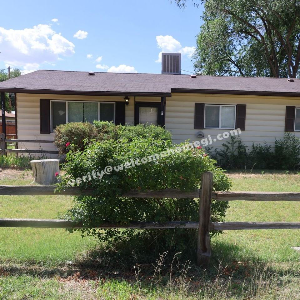 2755 Sunshine Ln - Photo 2 of 17