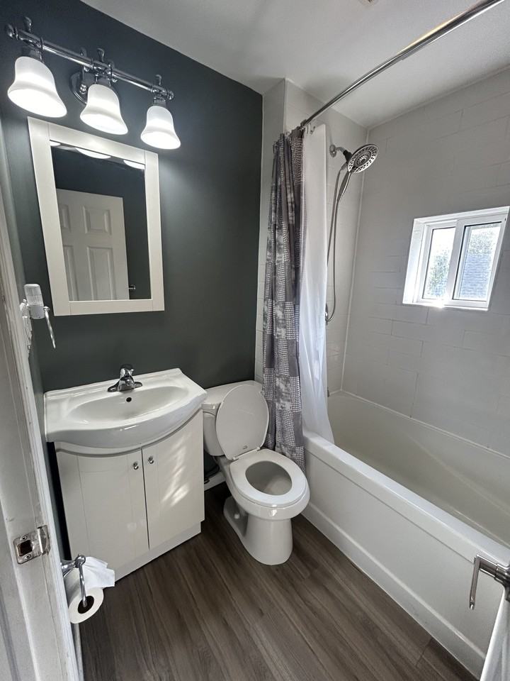 365 St. George St #2 - Photo 3 of 12