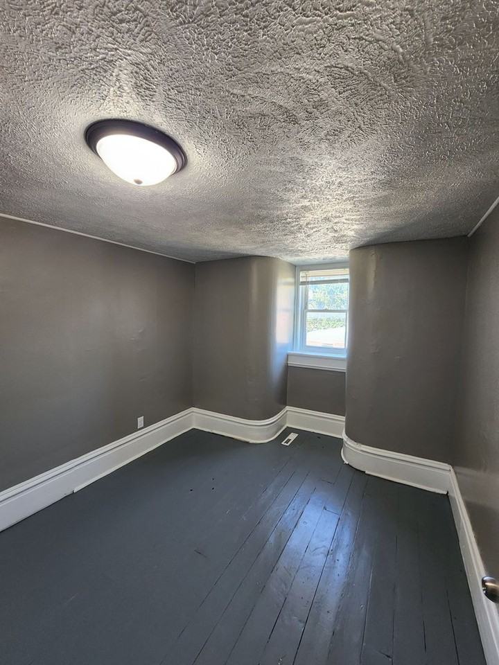 418 South Union Street - Photo 5 of 8