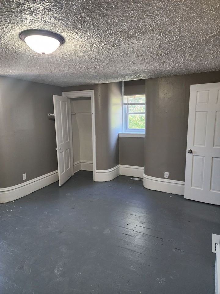 418 South Union Street - Photo 6 of 8