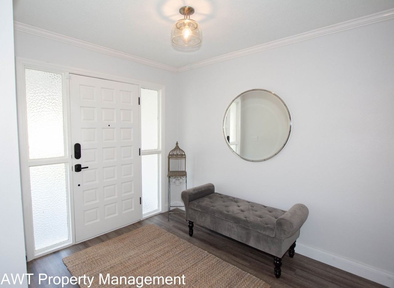 57 Florida Park Dr - Photo 4 of 29