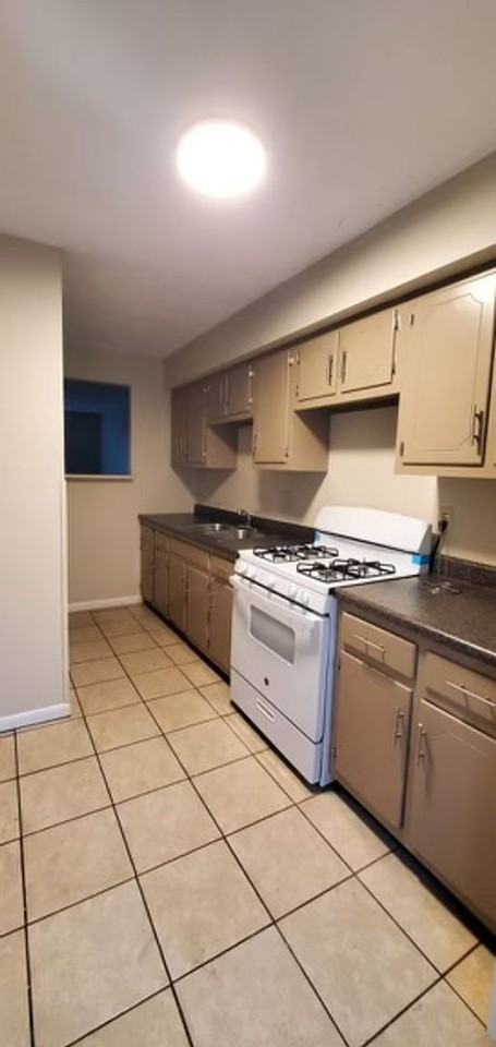 Campus Court - Photo 3 of 8