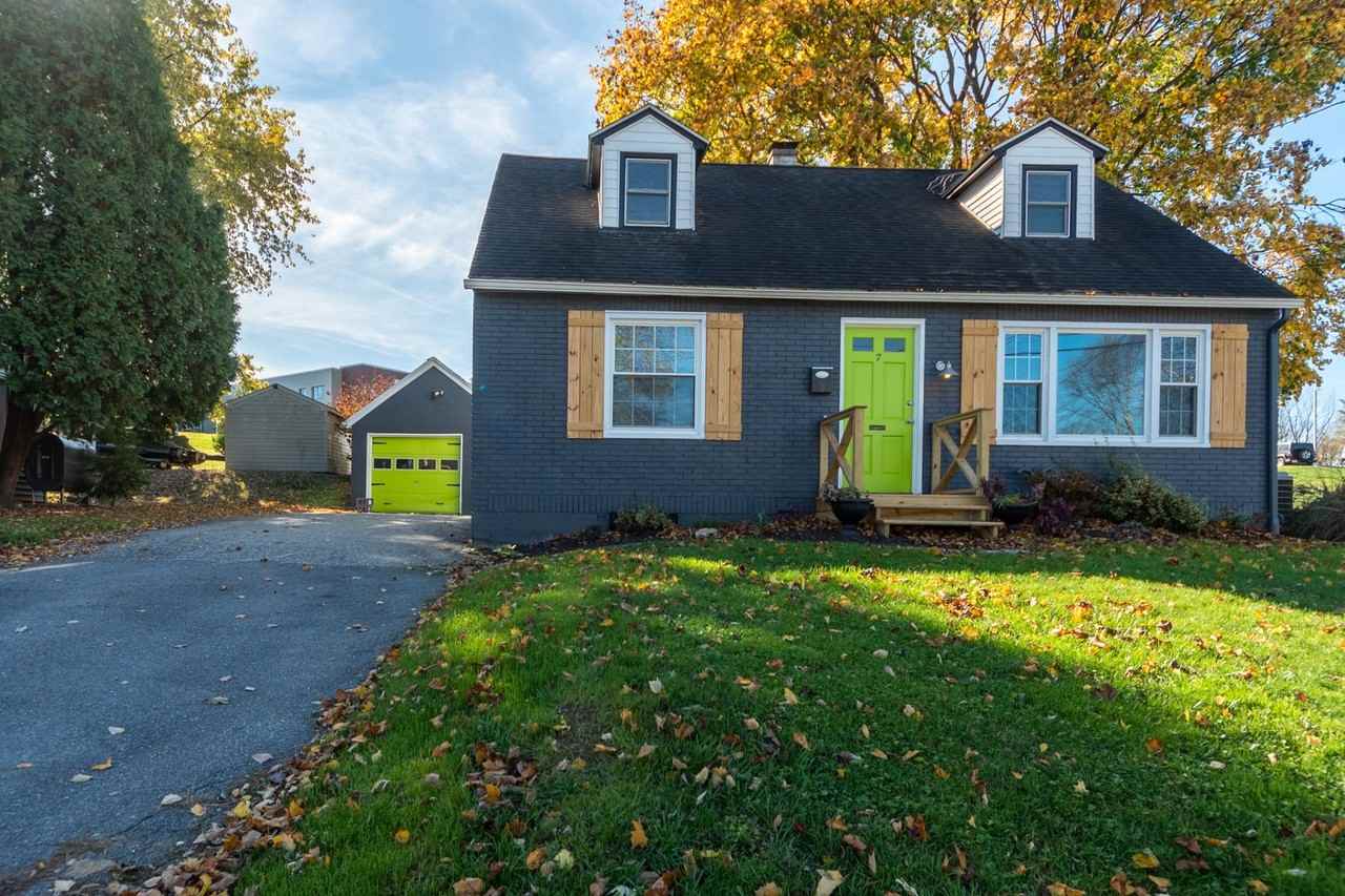 7 Circle Rd - Photo 2 of 50