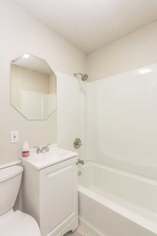 1220 E 37th Ct - Photo 4 of 11