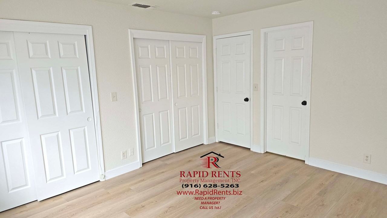 7812 36th Ave - Photo 3 of 25