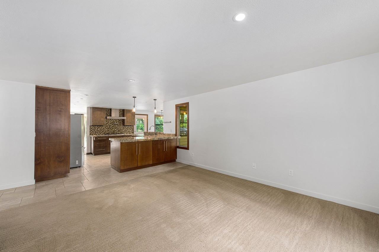16711 Se 46th St - Photo 2 of 23