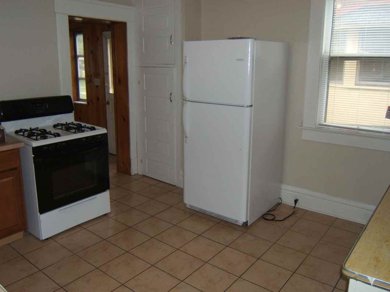 172 E Frambes Ave - Photo 4 of 15