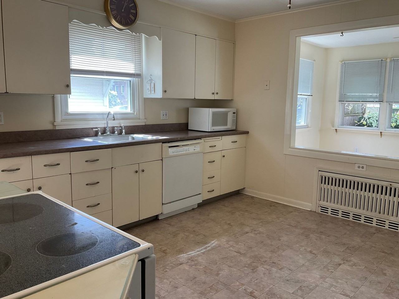 278 N Elm St - Photo 5 of 26