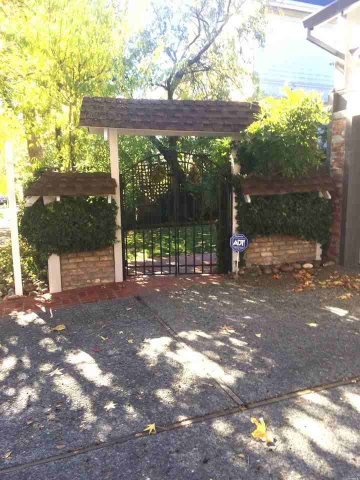 325 H St - Photo 2 of 15