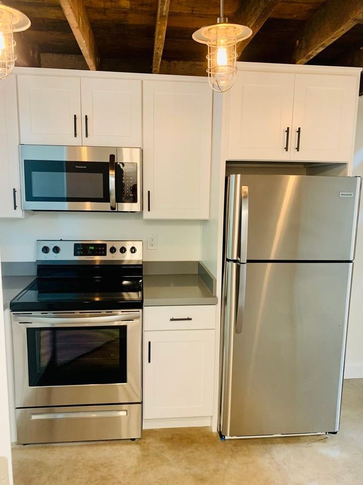 1043B S Cloverdale St - Photo 3 of 19