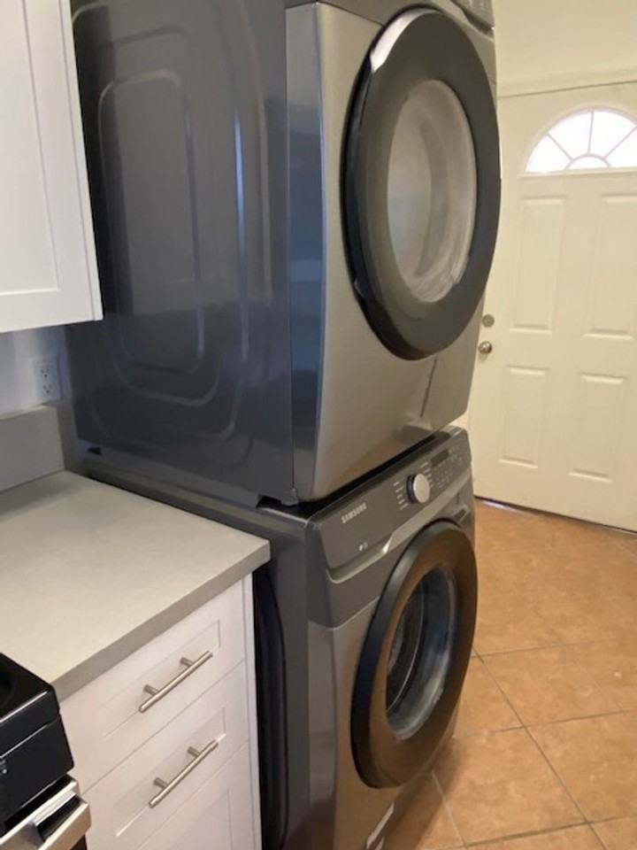 10511 1/2 Orange Ave - Photo 4 of 8