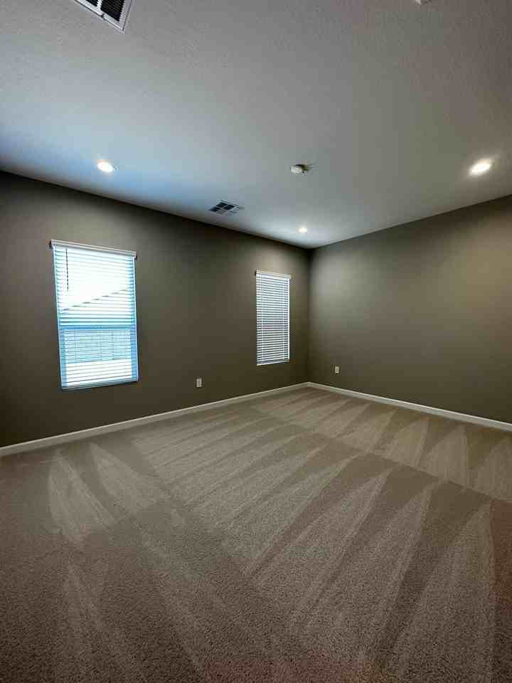 21560 N 102nd Ave - Photo 4 of 24