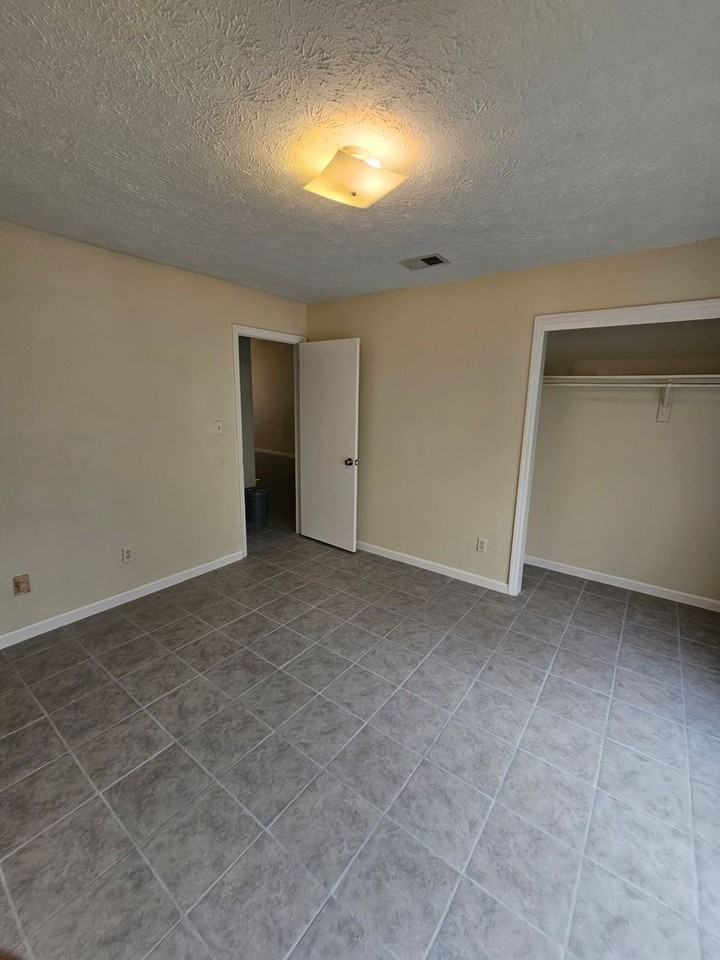 5426 Lake Dr - Photo 7 of 8
