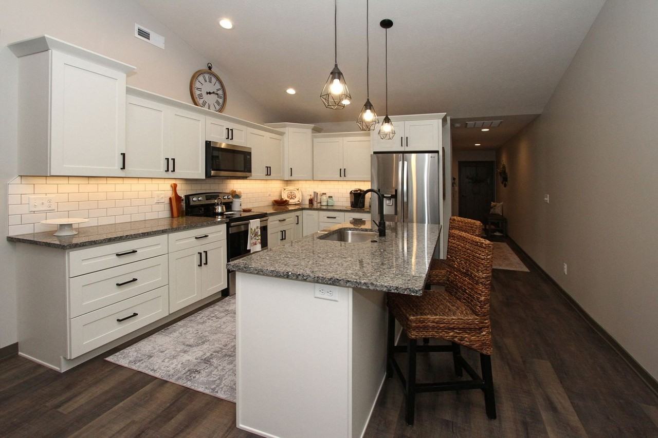 409 S 3rd St - Photo 6 of 16