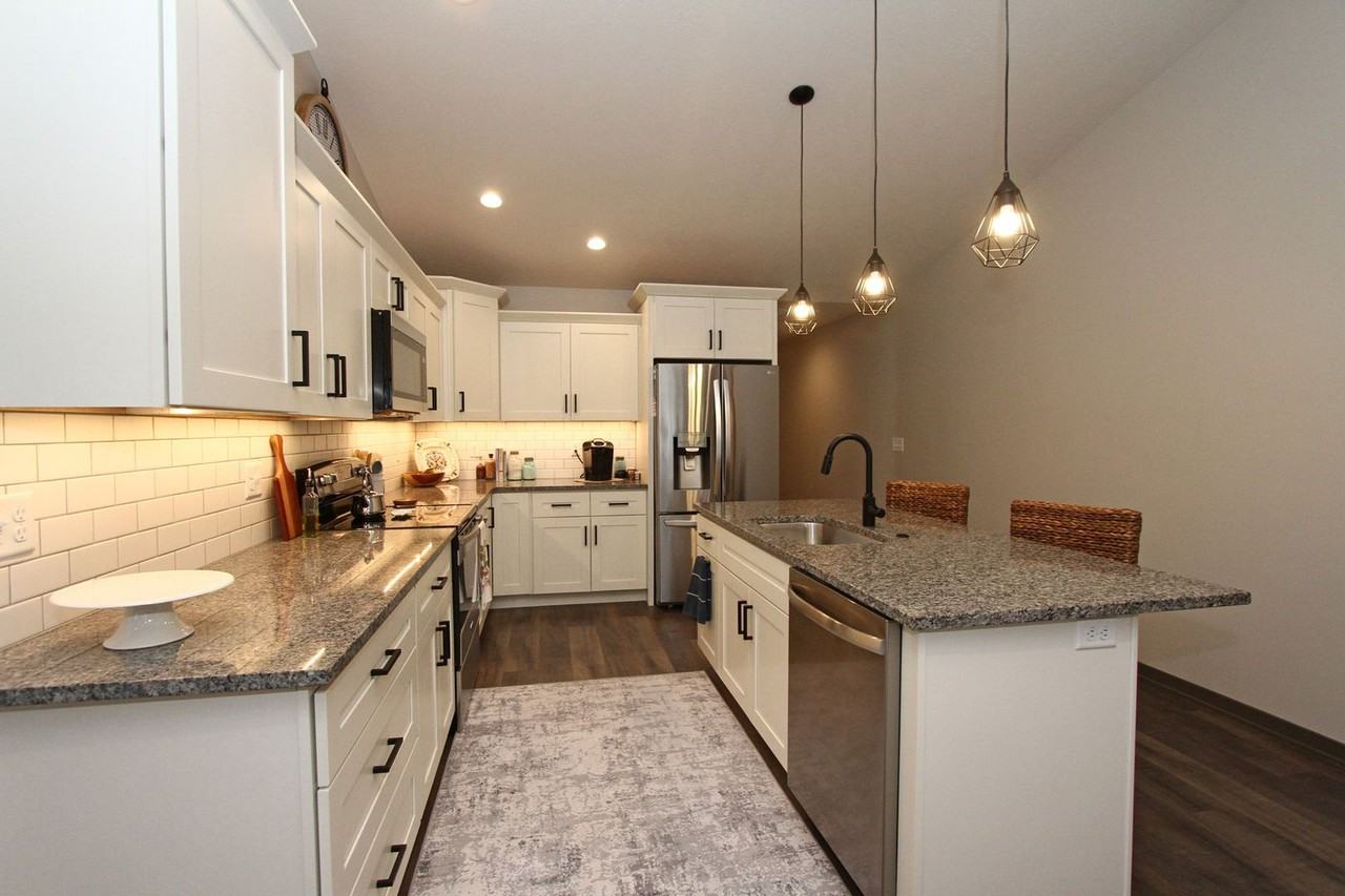 409 S 3rd St - Photo 7 of 16