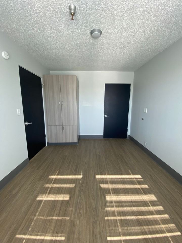 151 N Williams Ave #205 - Photo 4 of 10