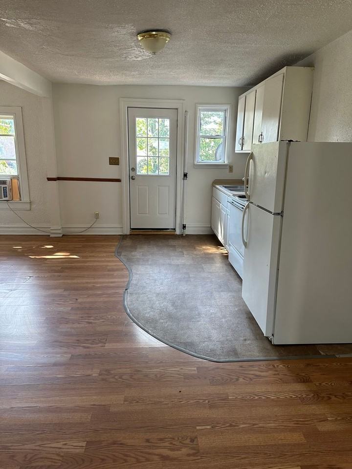 16 W James St - Photo 2 of 8