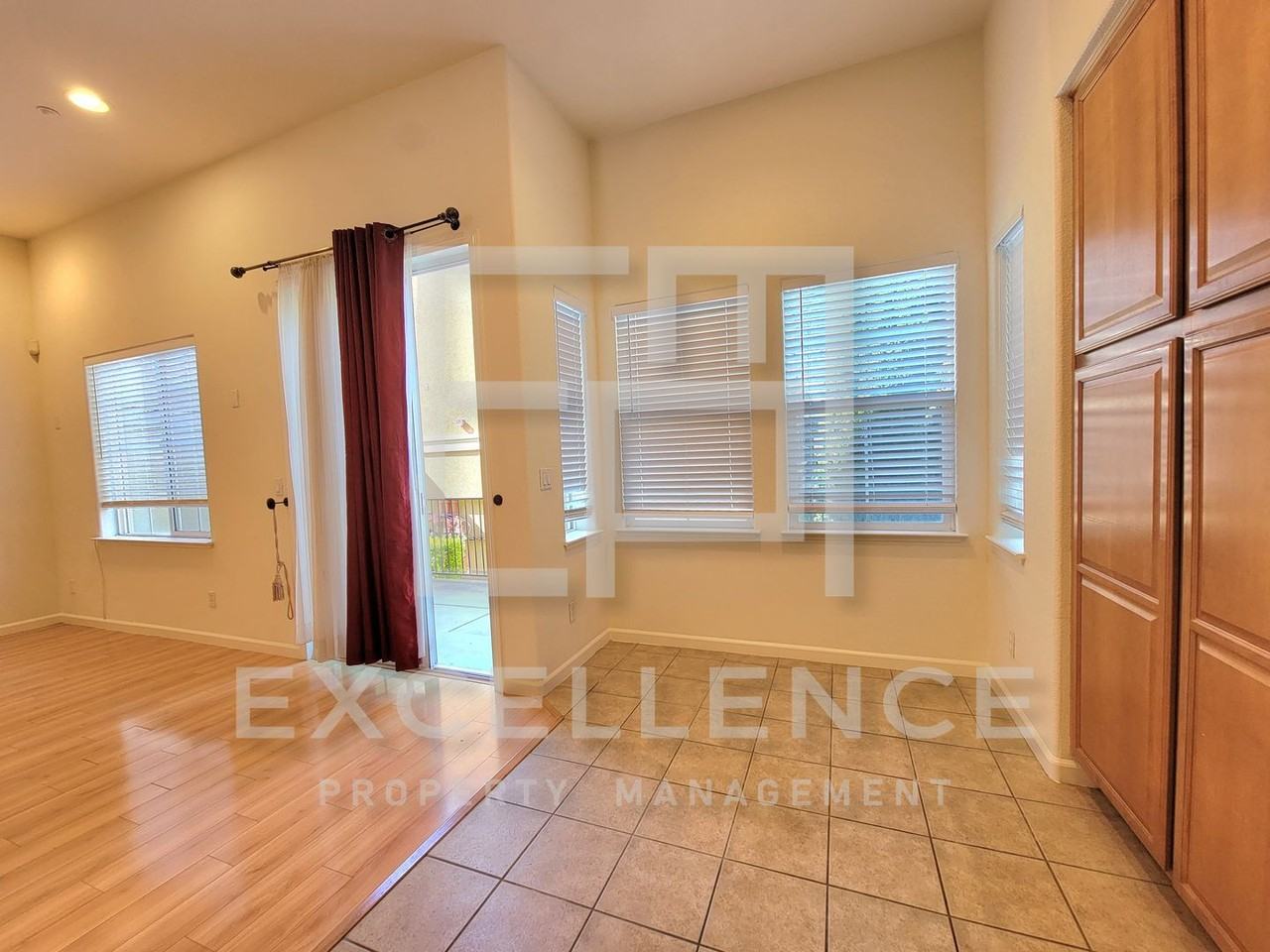 410 Tower Hill Ave - Photo 3 of 17