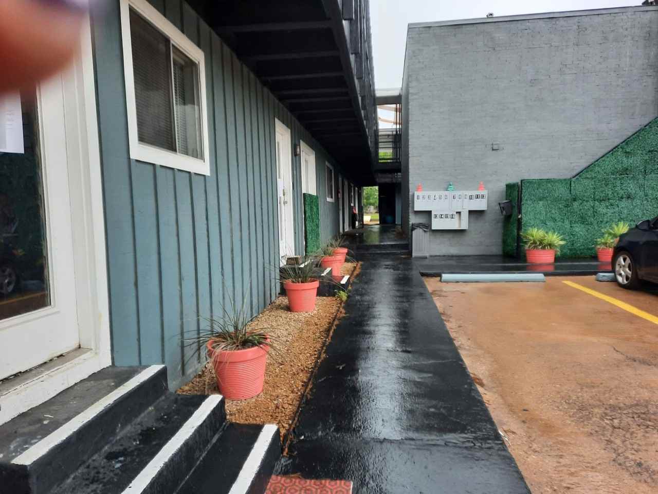 4414 Worth Street - Photo 7 of 37