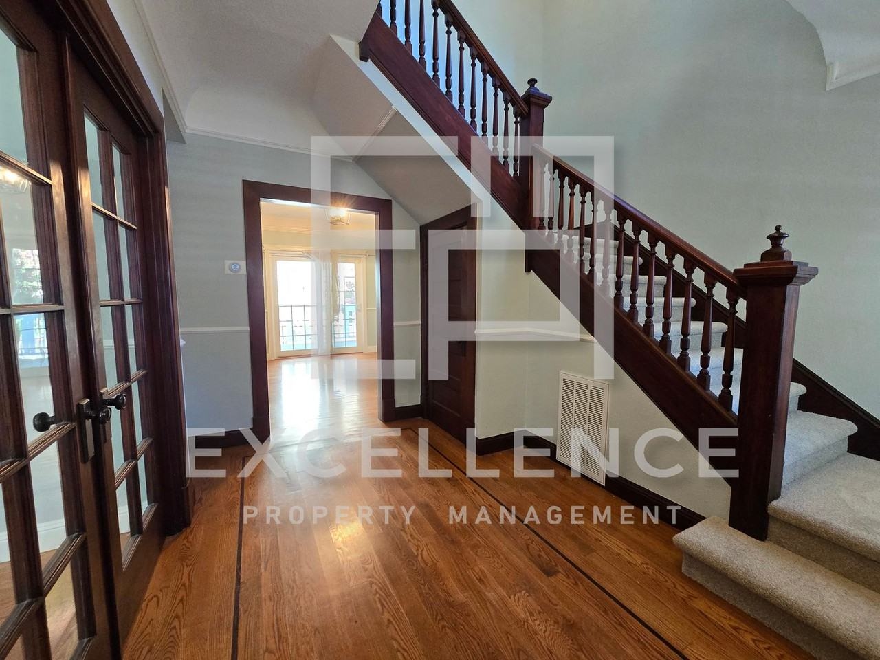 1163 Curtiss Ave - Photo 3 of 16