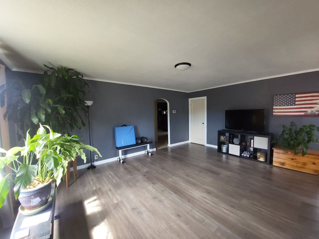 301 Linda Lane - Photo 3 of 21