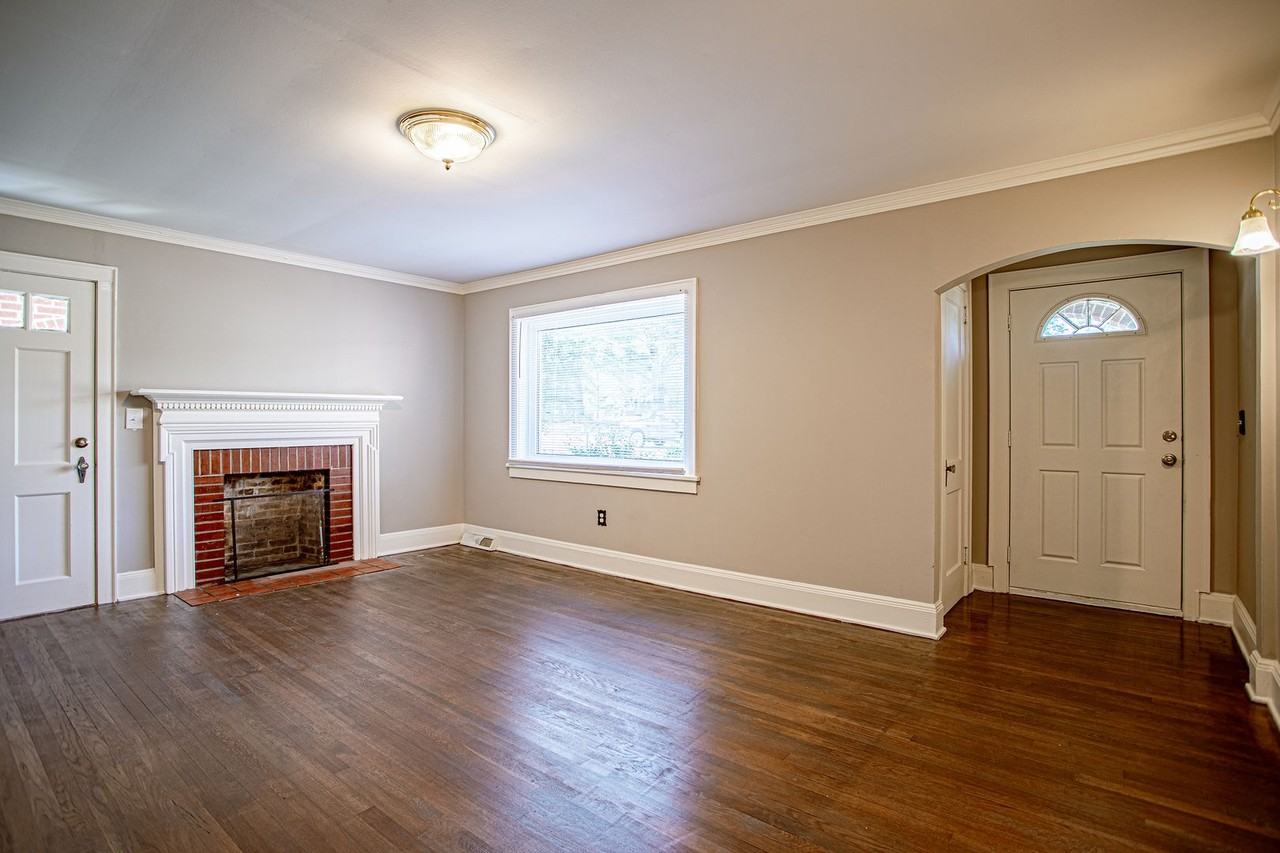 739 Anderson Dr - Photo 2 of 20