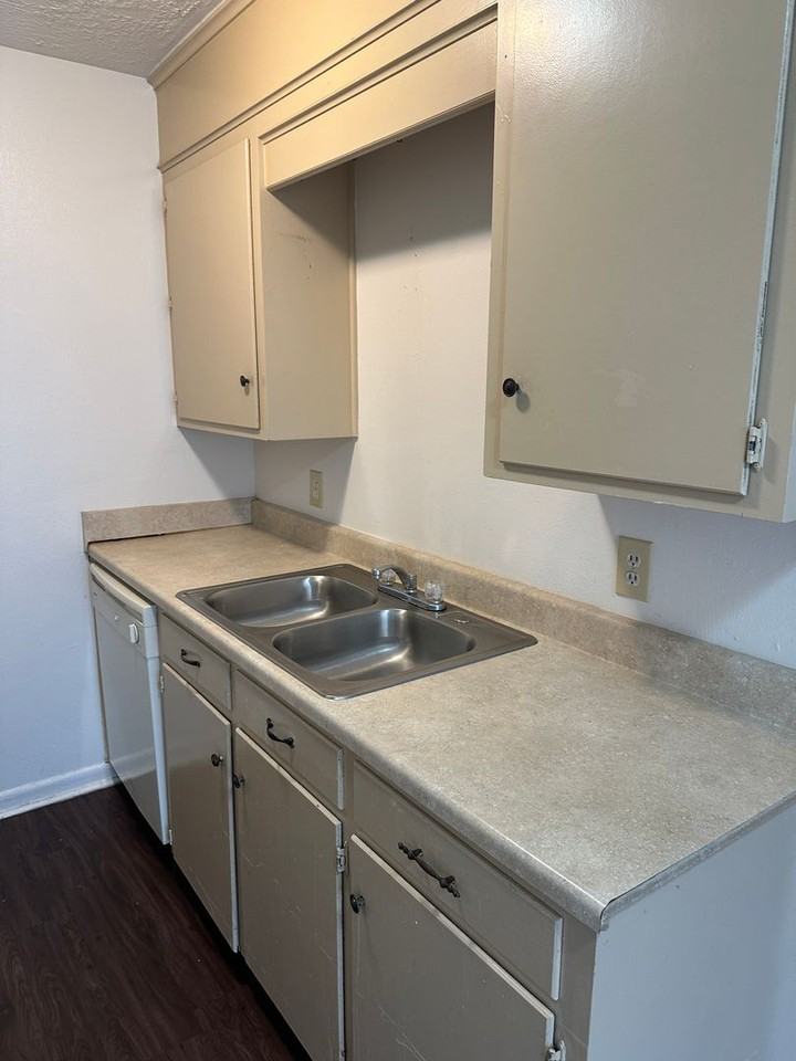 808 Concho Pl - Photo 7 of 21