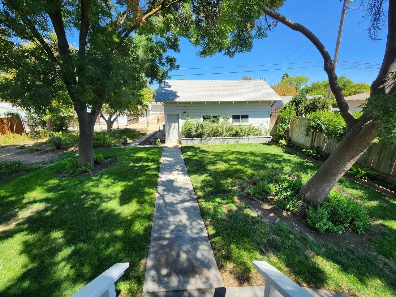 1024 R St - Photo 2 of 26