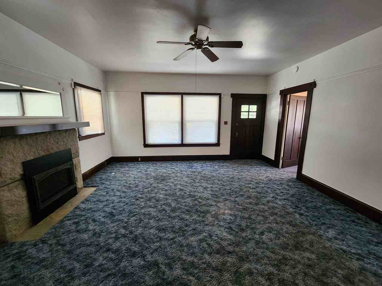 1024 R St - Photo 3 of 26