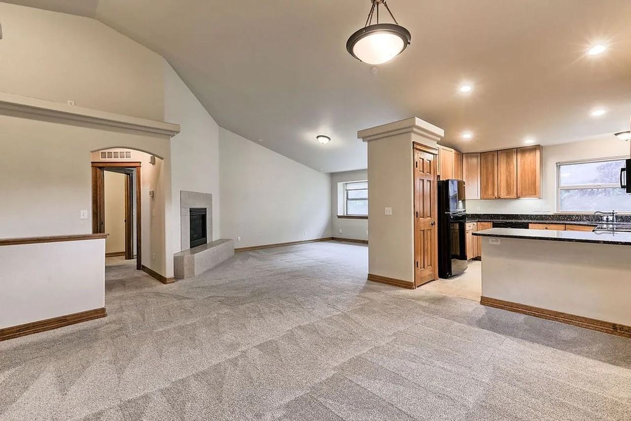 2244 Muir Ln - Photo 4 of 23