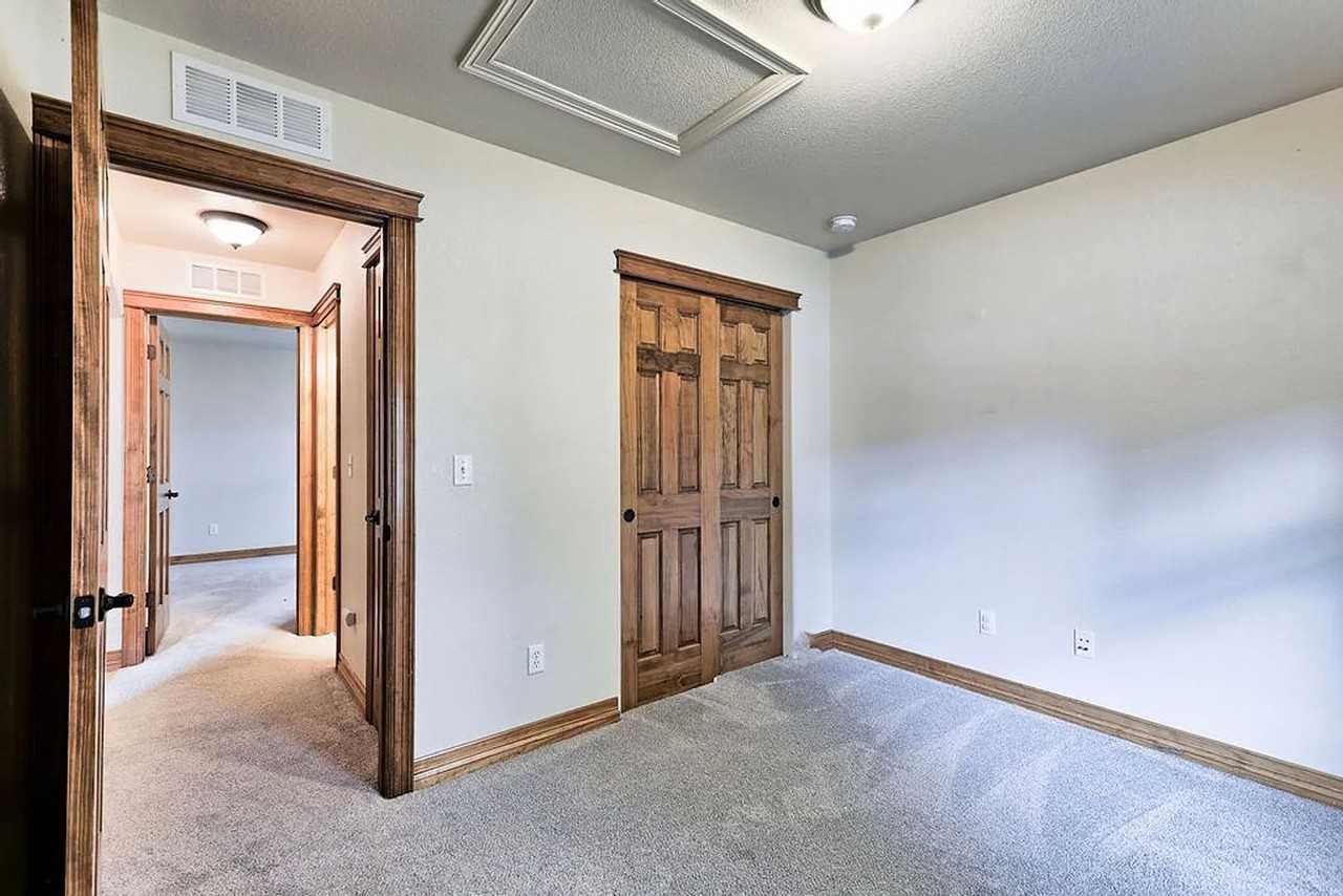 2244 Muir Ln - Photo 5 of 23