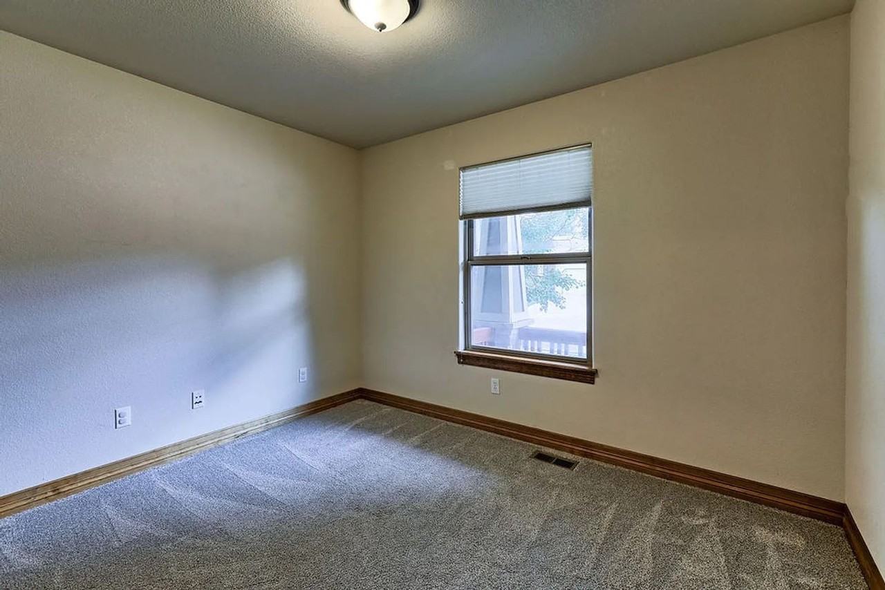 2244 Muir Ln - Photo 6 of 23