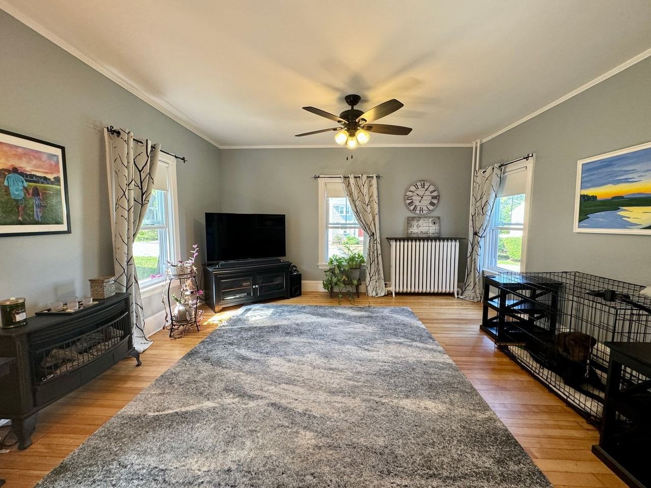 286 Pine St - Photo 3 of 27