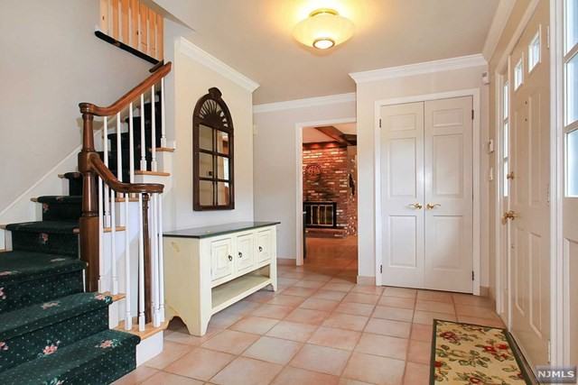 3 Hilton Pl - Photo 2 of 25