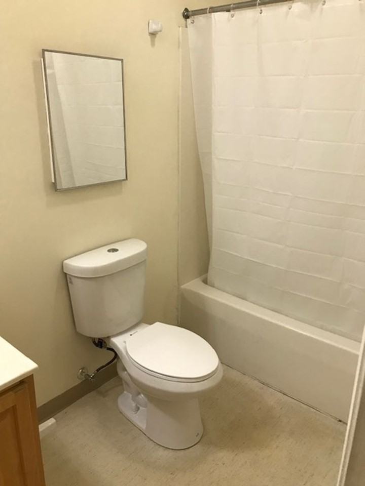 1330 Derry St - Photo 2 of 9