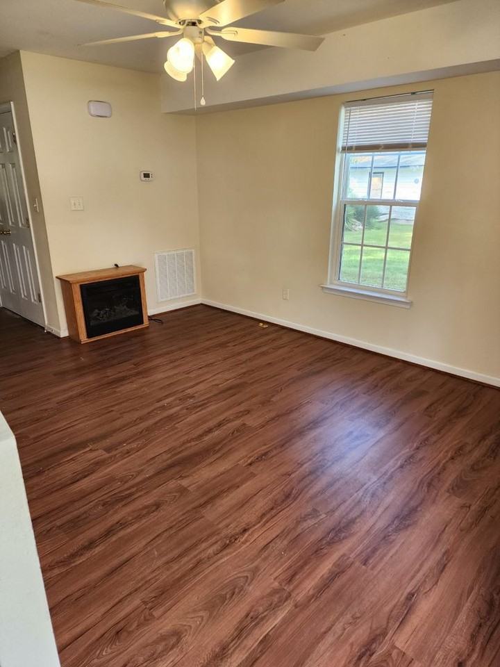 1019 Hunter St - Photo 3 of 15