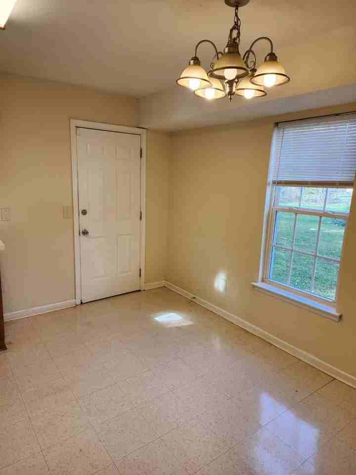 1019 Hunter St - Photo 6 of 15