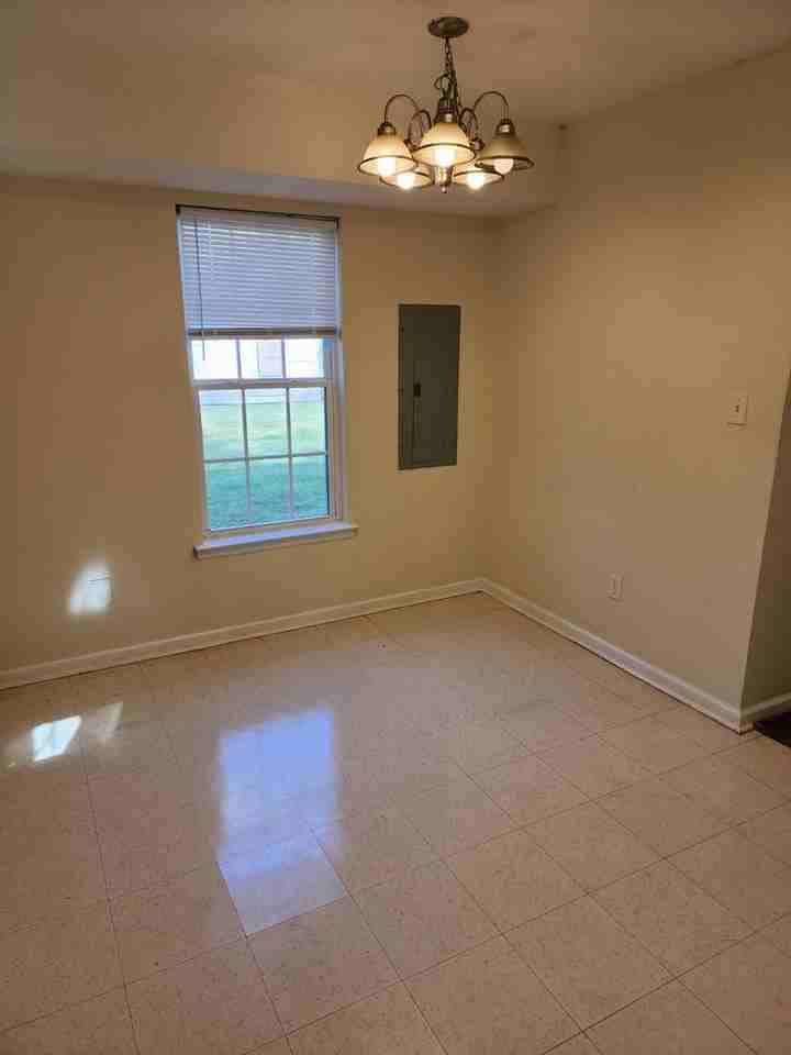 1019 Hunter St - Photo 7 of 15