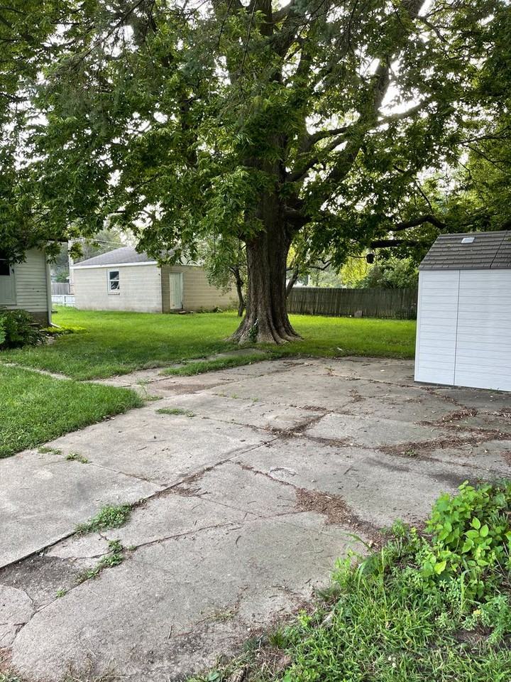 612 S 8th St - Photo 3 of 18