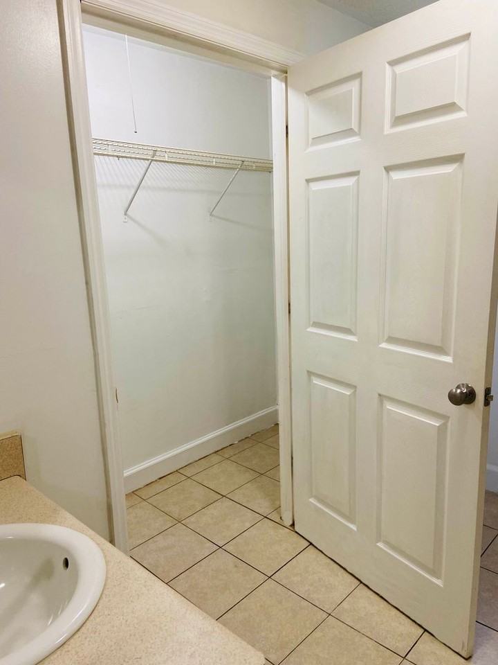 1260 Hillridge Dr - Photo 6 of 13