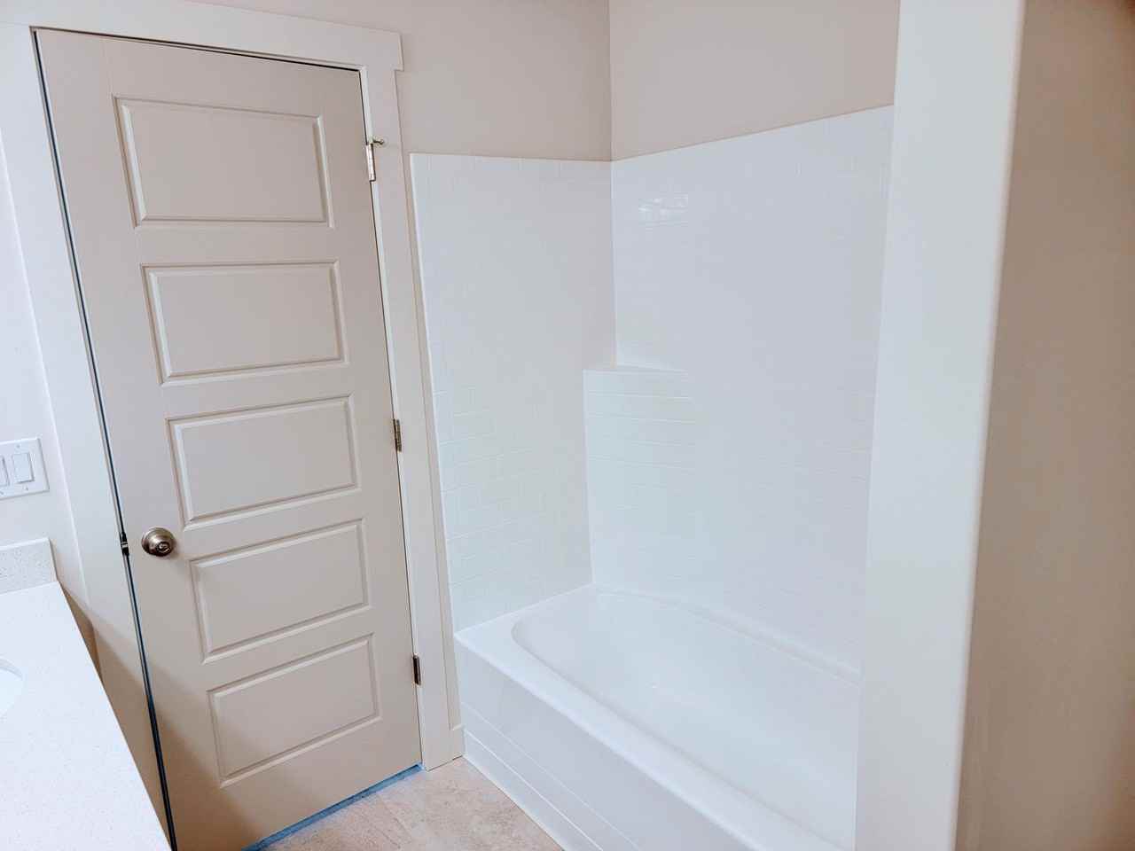 2173 W 1700 S - Photo 3 of 25