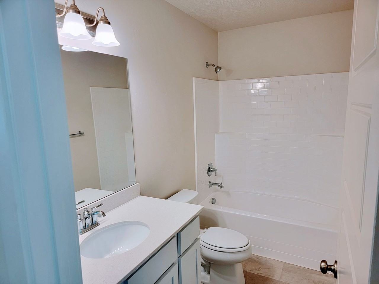 2173 W 1700 S - Photo 4 of 25