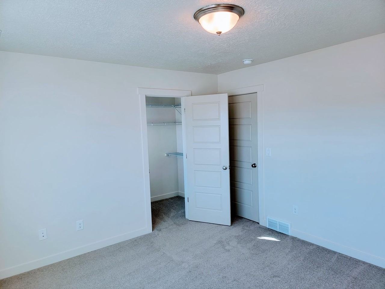 2173 W 1700 S - Photo 7 of 25