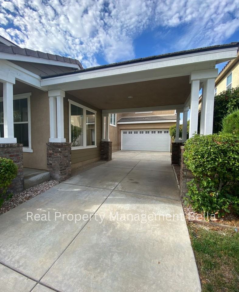 29001 Savannah Dr - Photo 3 of 38