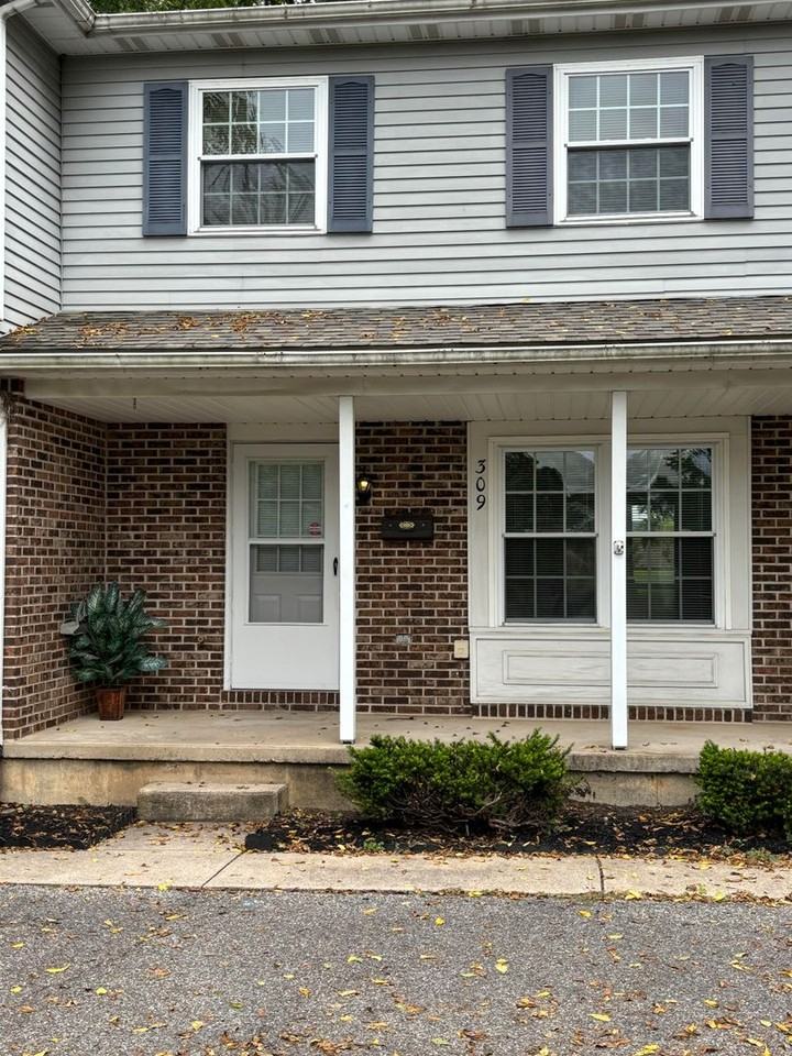 309 S 12th St - Photo 3 of 14
